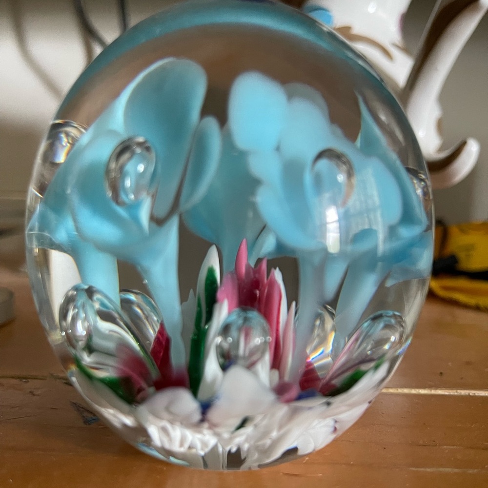 VTG JOE ST CLAIR Glass PAPERWEIGHT 3 1/4”  Signed Blue Floral Controlled Bubble